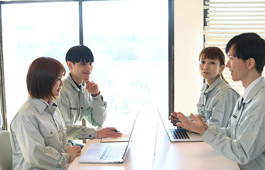 社内の体制づくりと情報共有