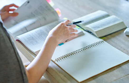 公務員試験に向けて独学で勉強を進める