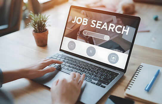 メーカーのHPや関連サイト、ハローワークで探す