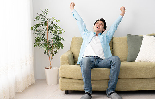 信頼できる周囲の人に相談してみる