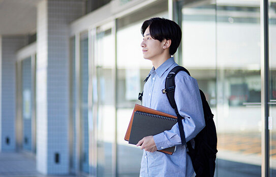 スクールや通信講座を利用する