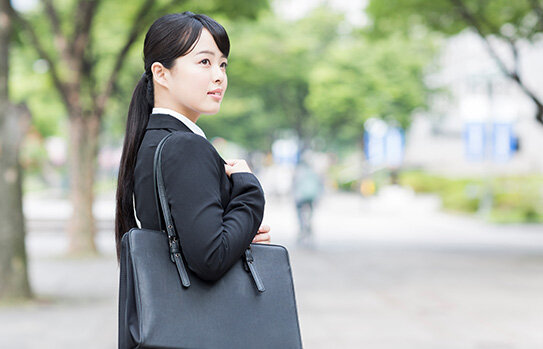 できるだけ若いうちに就職活動を始める