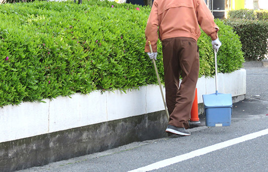 ⑥管理人が常駐している寮が多い