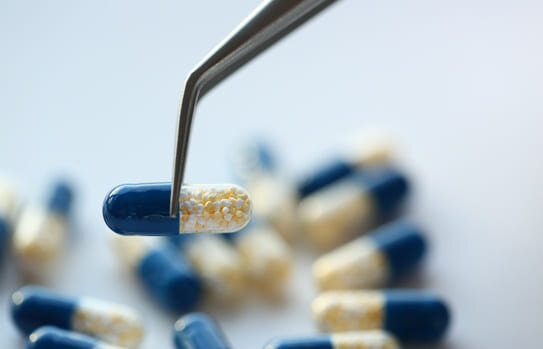 製薬工場で働くために必要な資格とスキルイメージ画像