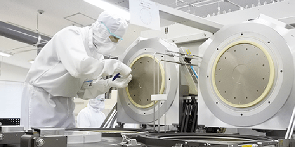 装置を分解している様子